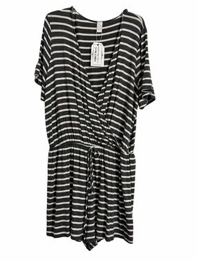 CY Fashion NWT Striped Dark Gray and White V-Neck Short Sleeve Romper Dress - L